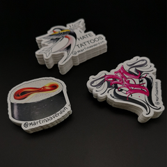 Esempi adesivi classici personalizzati con logo